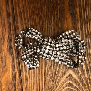 Vera Wang brooch/ pin - bow shape